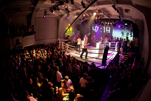 Tata bojs zvítězili v Red Bull i-Battle